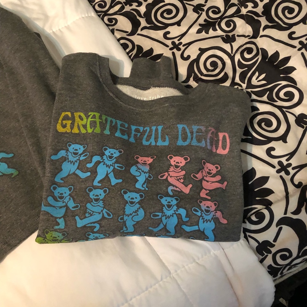 SOLD! Grateful Dead crop sweatshirts